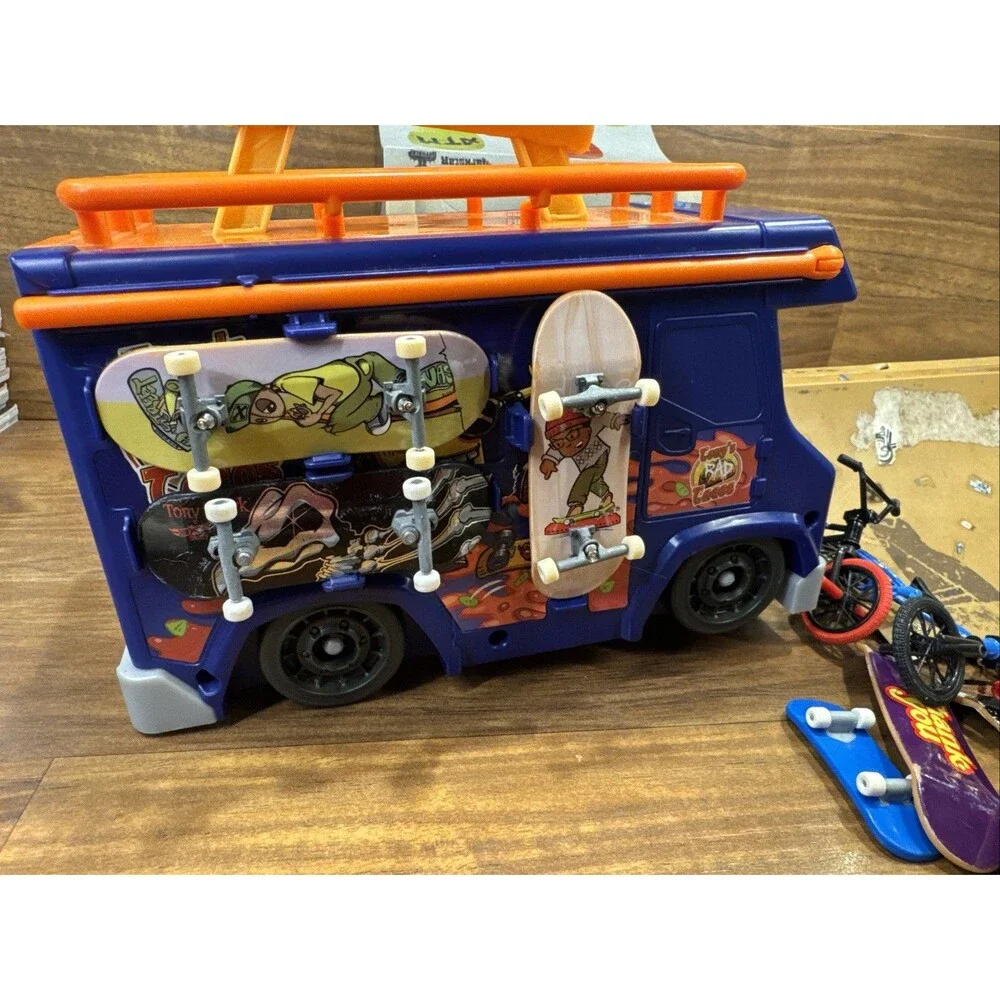 Hot Wheels Skate Taco Truck Play Set Case 2022 Mattel Tony's Rad Tacos